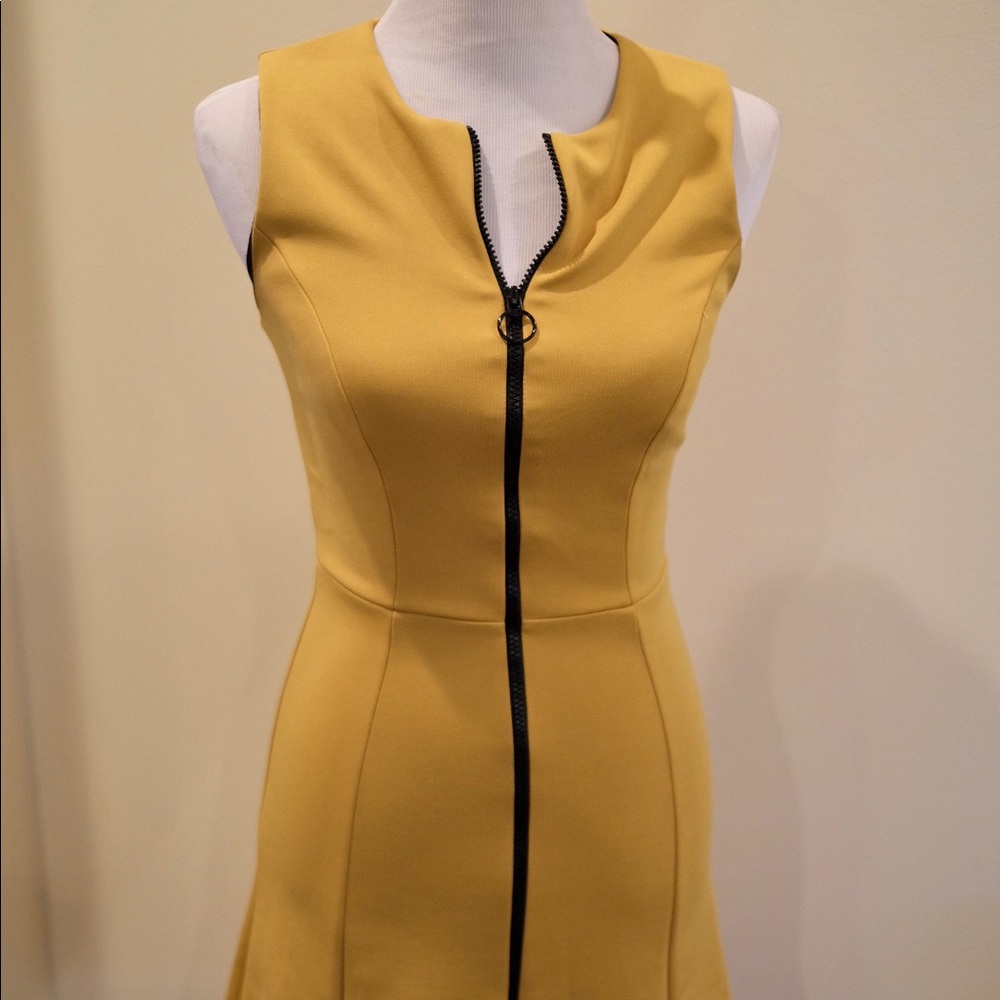 ASOS Dress fully lined sexy zip front size 2